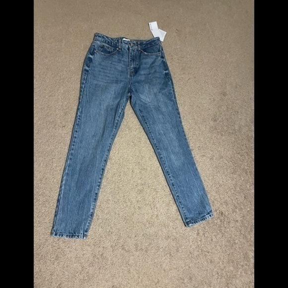 JustFab straight leg relaxed high rise Jeans size 26 NWT - Picture 2 of 10